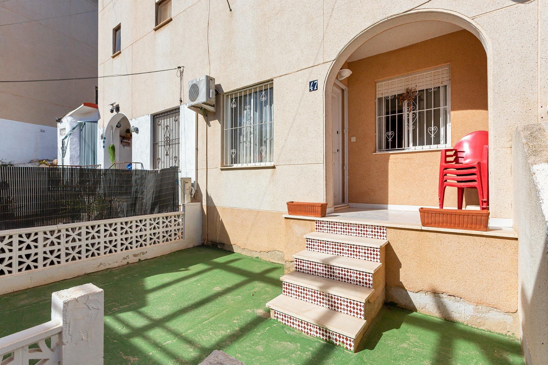 Återförsäljning - Bungalow -
Torrevieja - Lago jardin