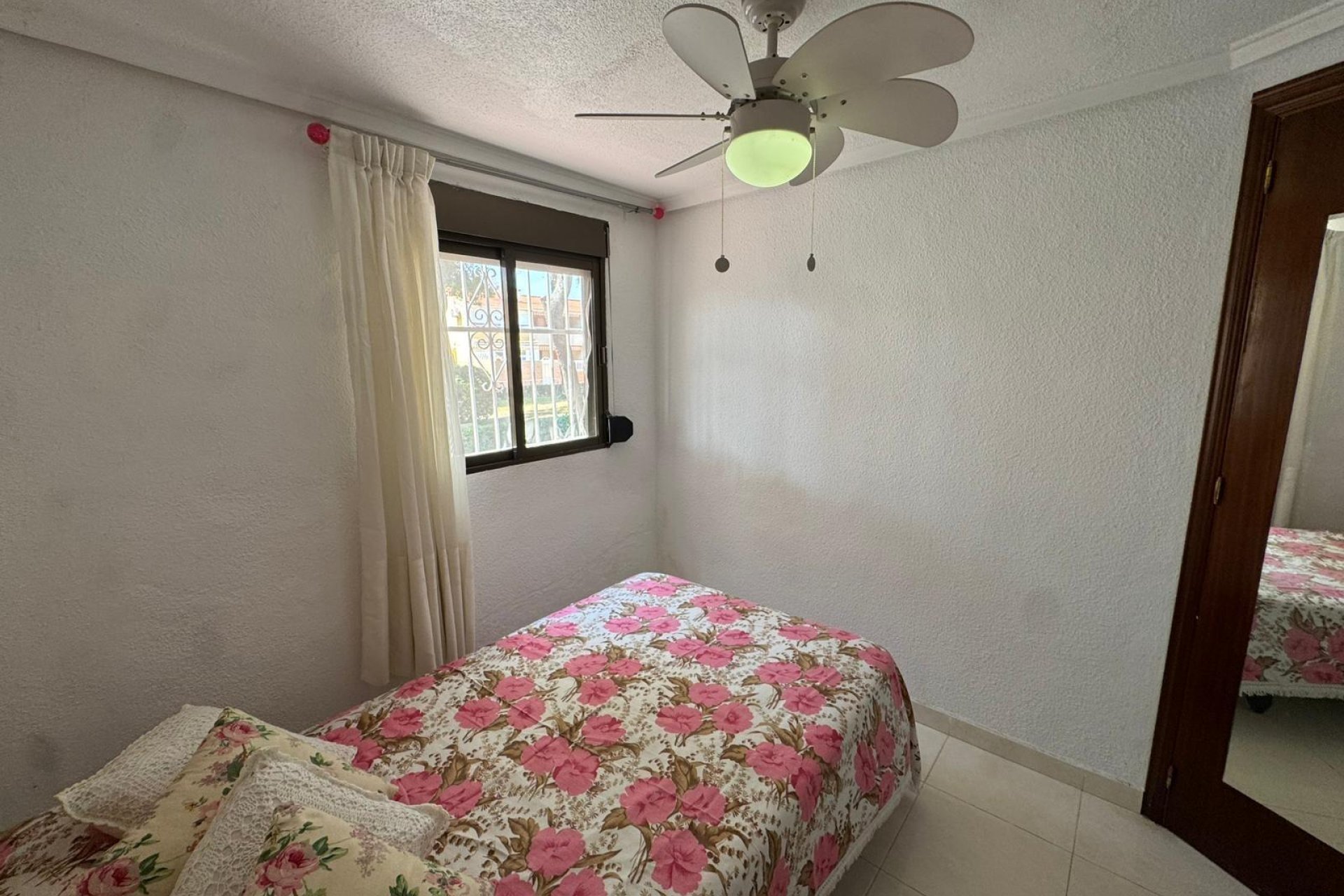 Återförsäljning - Bungalow -
Torrevieja - Playa de los Naufragos