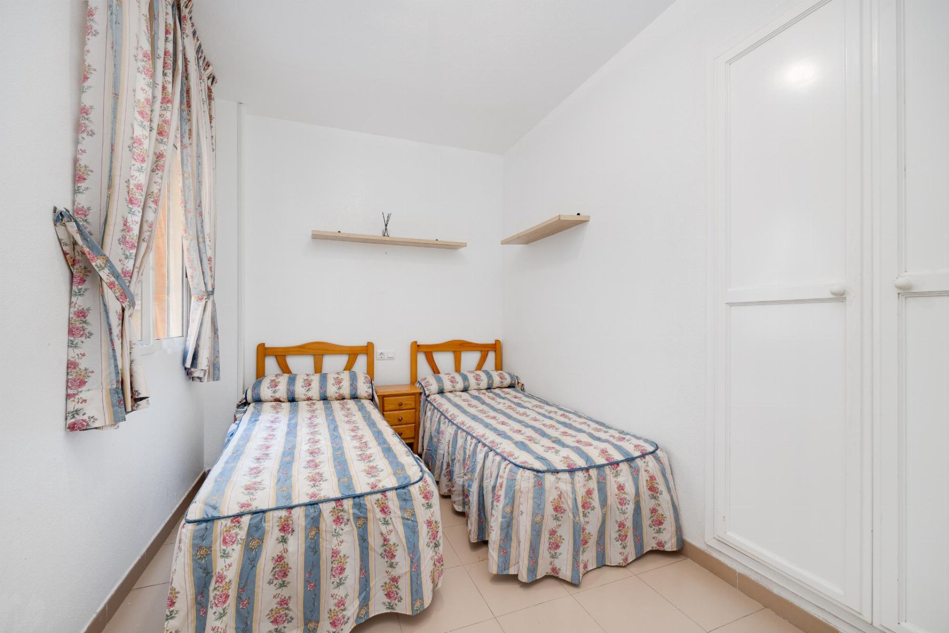 Återförsäljning - Bungalow -
Torrevieja - Playa de los Naufragos