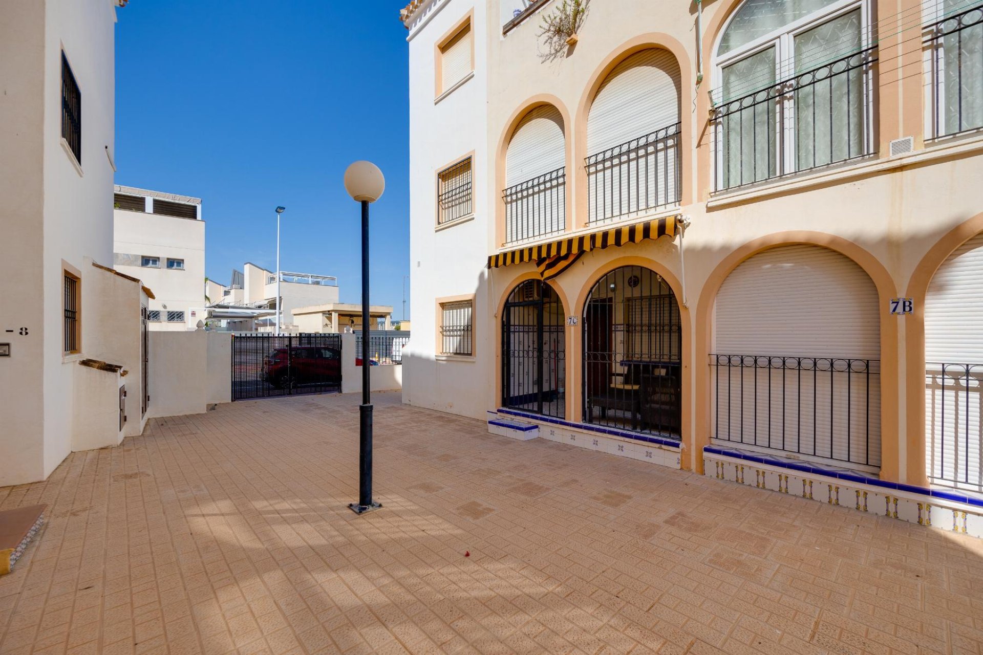 Återförsäljning - Bungalow -
Torrevieja - Playa de los Naufragos
