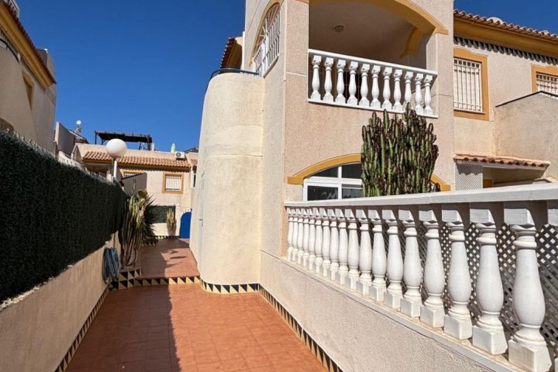 Återförsäljning - Bungalow -
Torrevieja