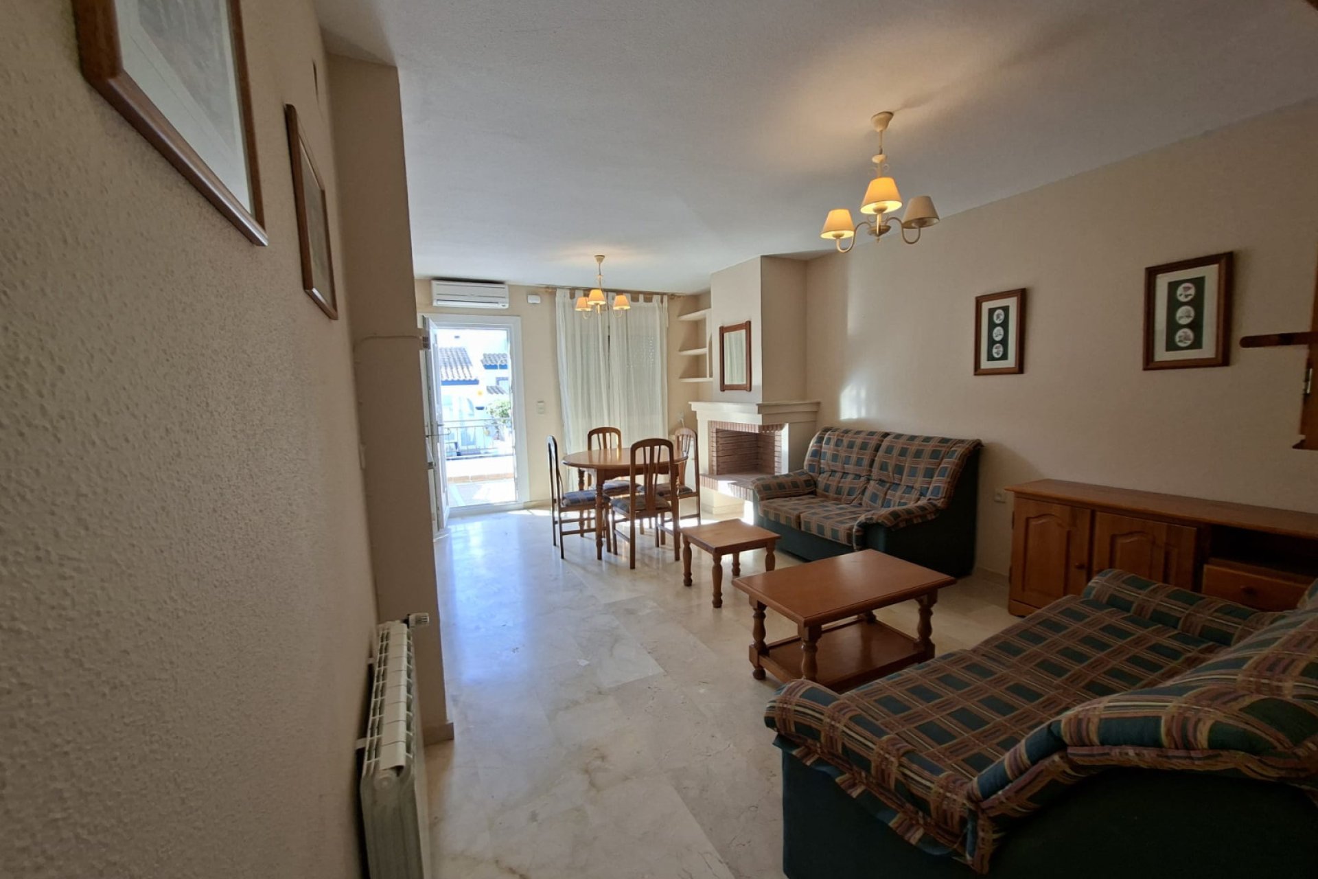 Återförsäljning - Bungalow -
Villamartin - Rioja