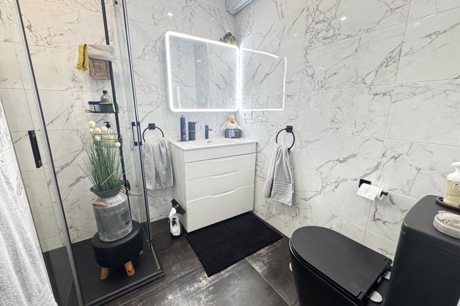 Återförsäljning - Bungalow -
Villamartin - Villamartín