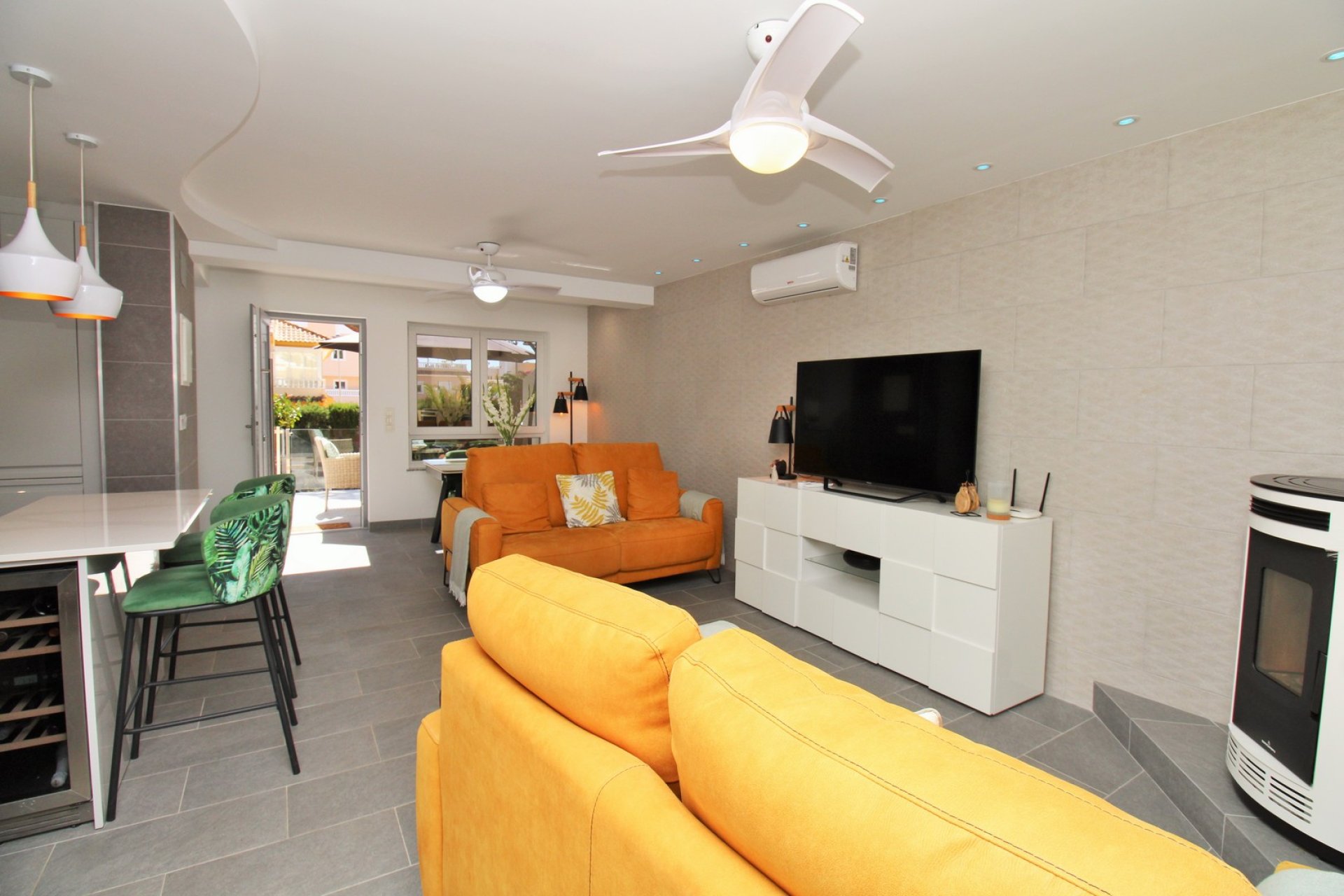 Återförsäljning - Bungalow -
Villamartin - Villamartín