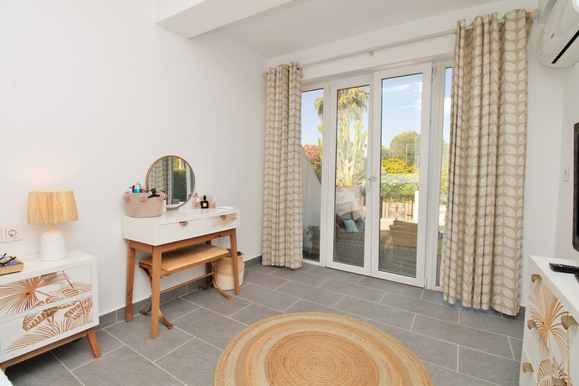 Återförsäljning - Bungalow -
Villamartin - Villamartín