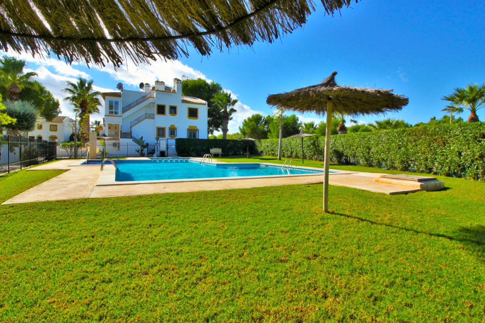 Återförsäljning - Bungalow -
Villamartin - Villamartín