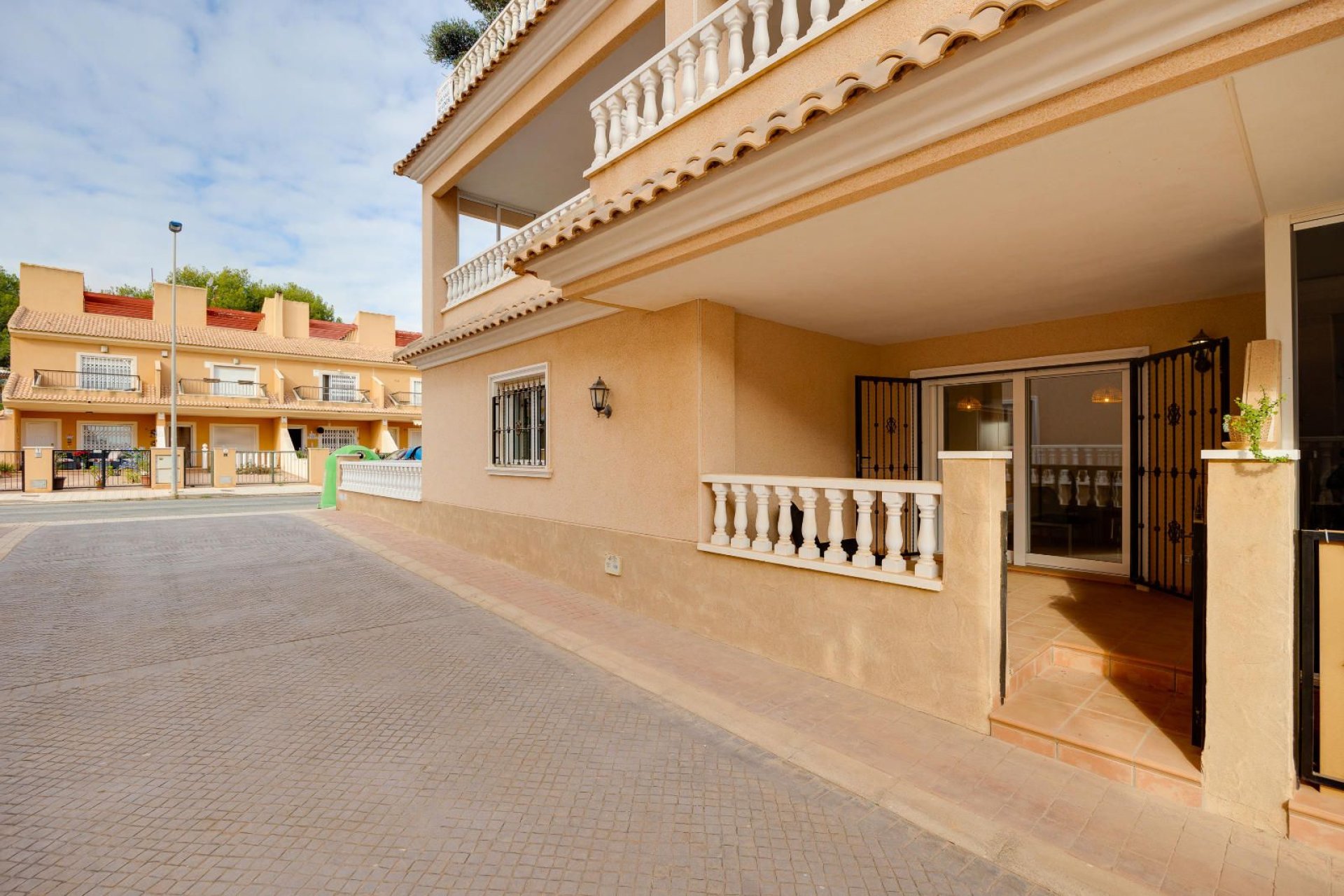 Återförsäljning - Bungalows Planta Baja -
Orihuela Costa - Los dolses