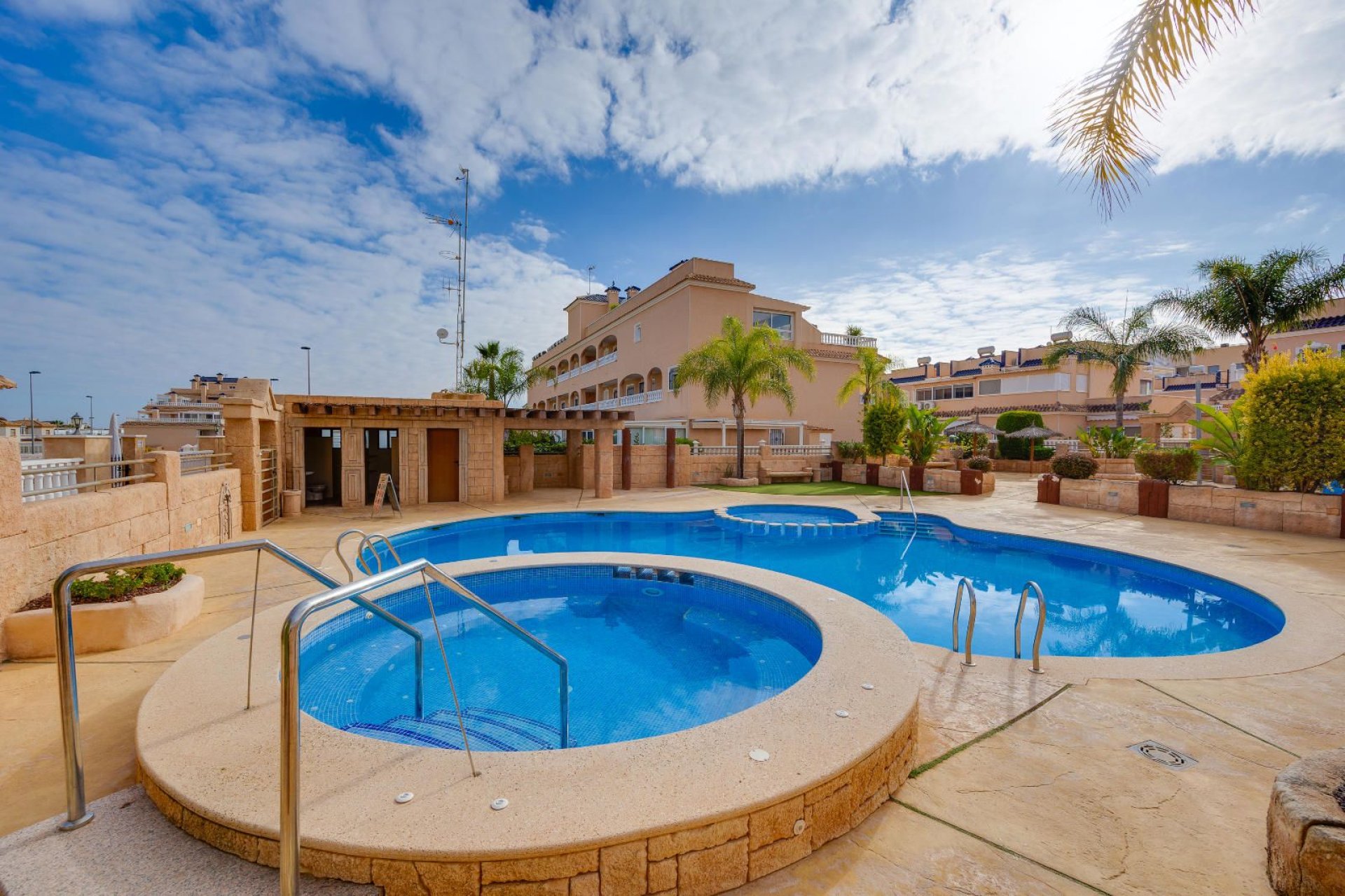 Återförsäljning - Bungalows Planta Baja -
Orihuela Costa - Los dolses