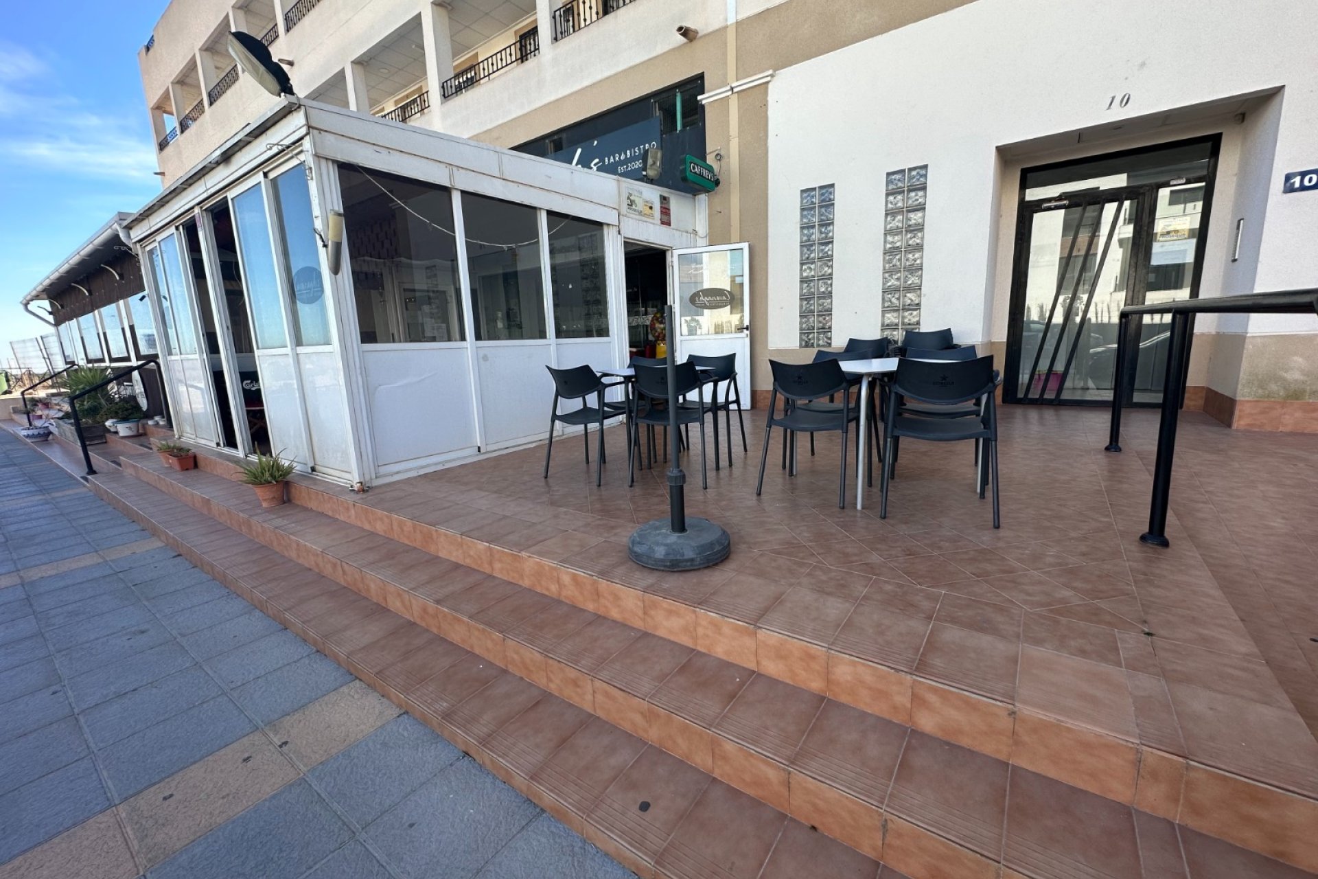 Återförsäljning - Business for sale -
Orihuela - Entre Naranjos Vistabella