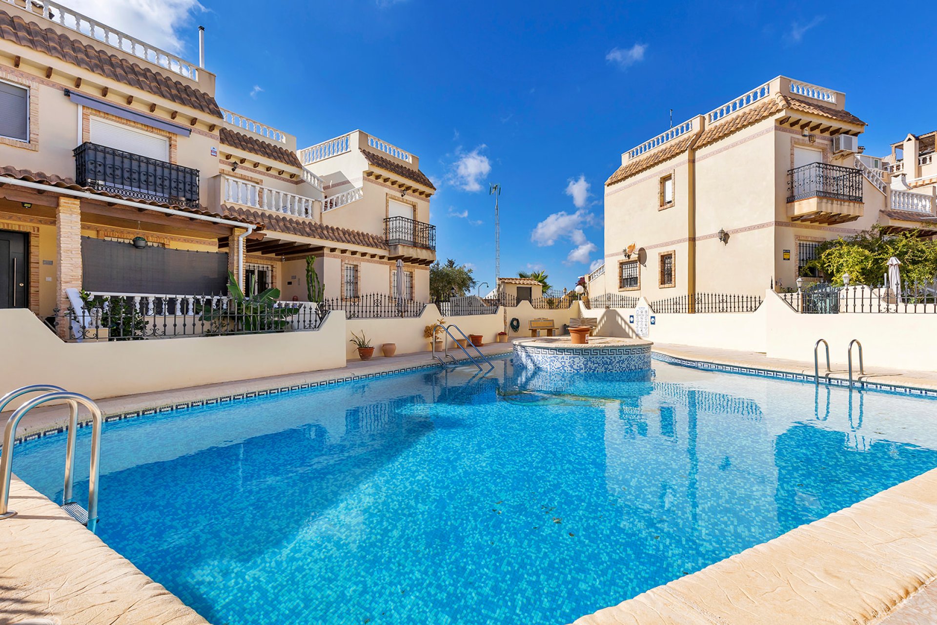 Återförsäljning - Casa de Pueblo -
Orihuela Costa - Los Almendros