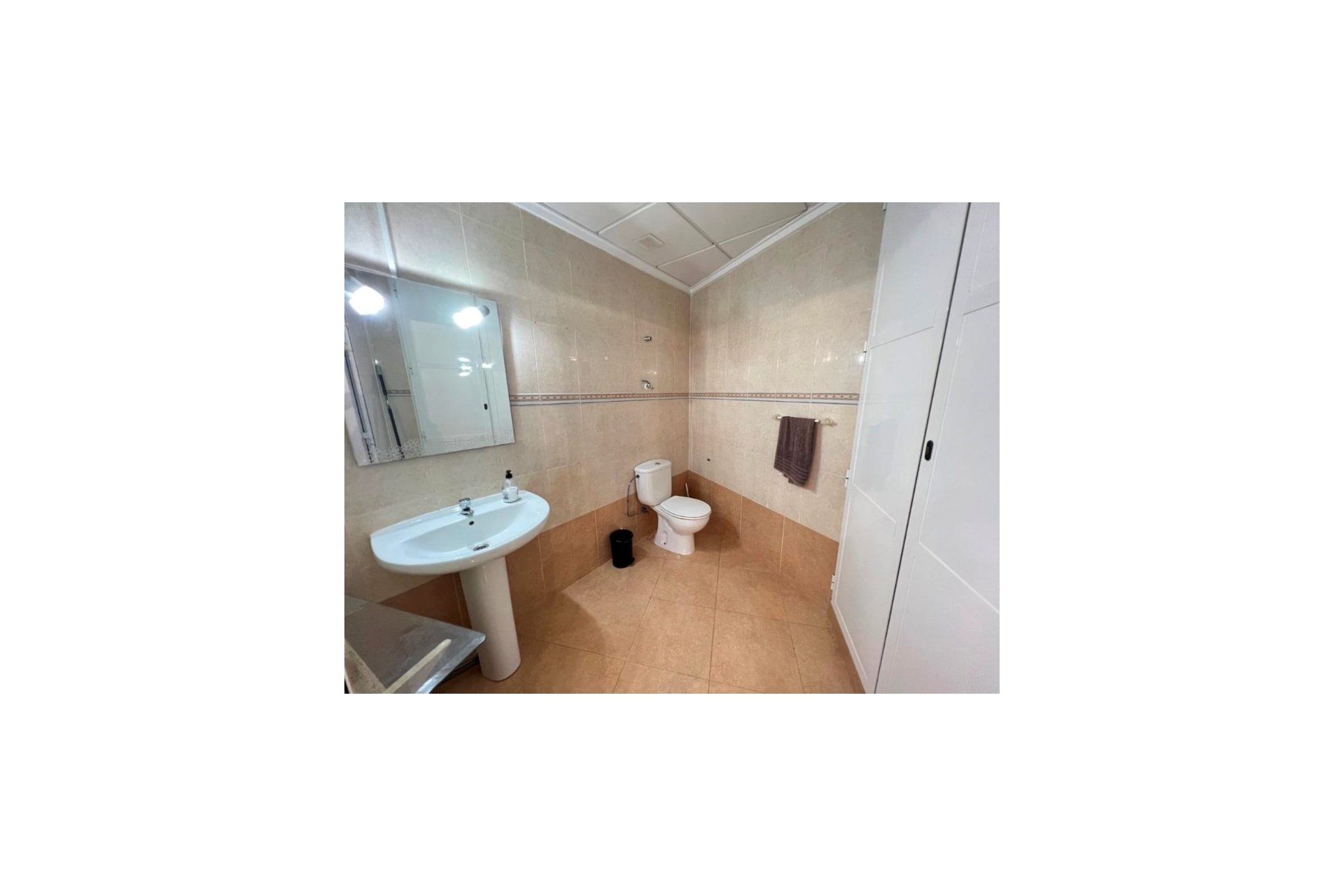 Återförsäljning - Commercial Unit -
Guardamar del Segura - Guardamar