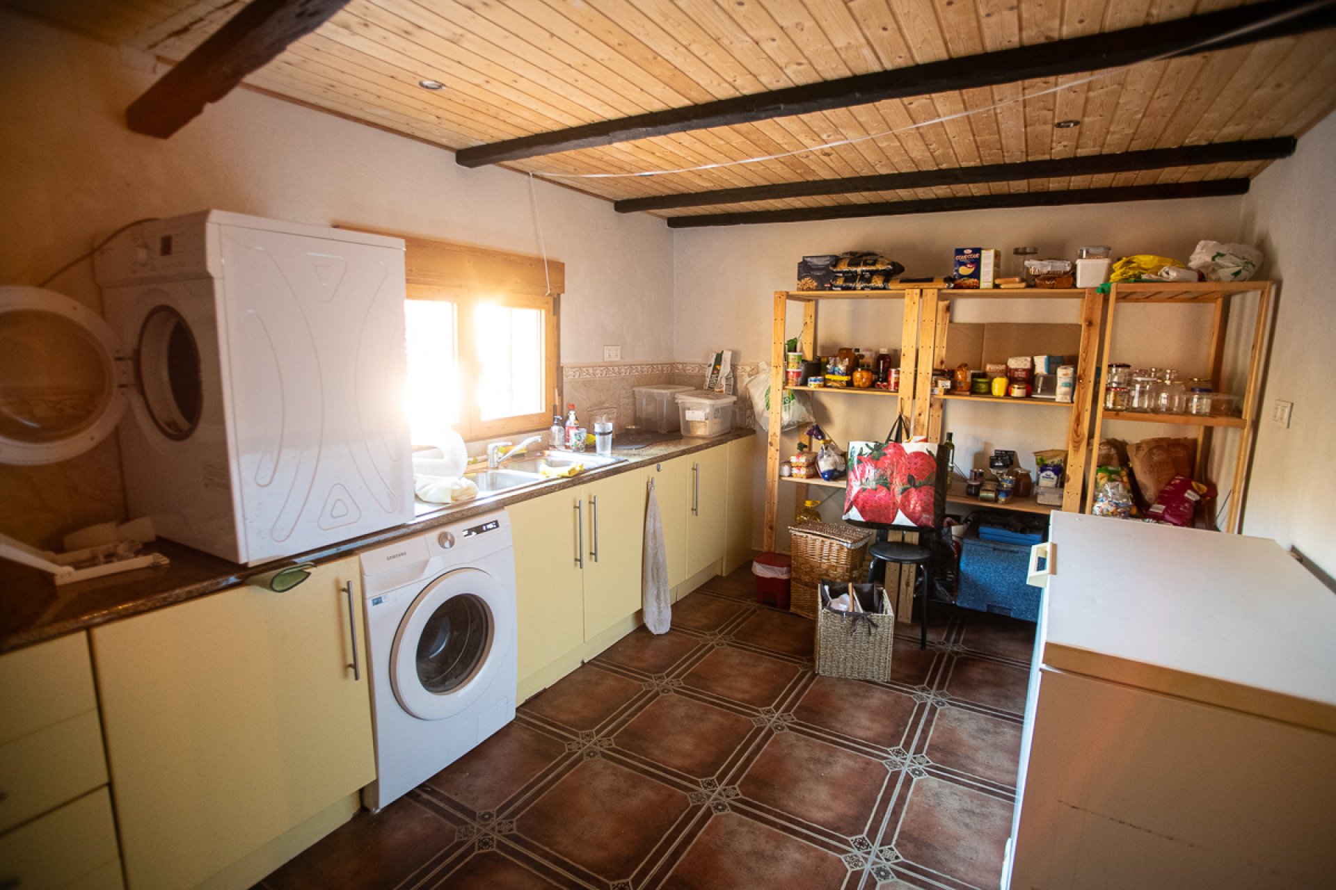 Återförsäljning - Commercial Unit -
Hondón de las Nieves