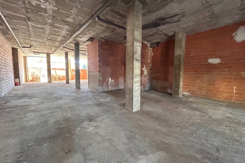 Återförsäljning - Commercial Unit -
Jacarilla