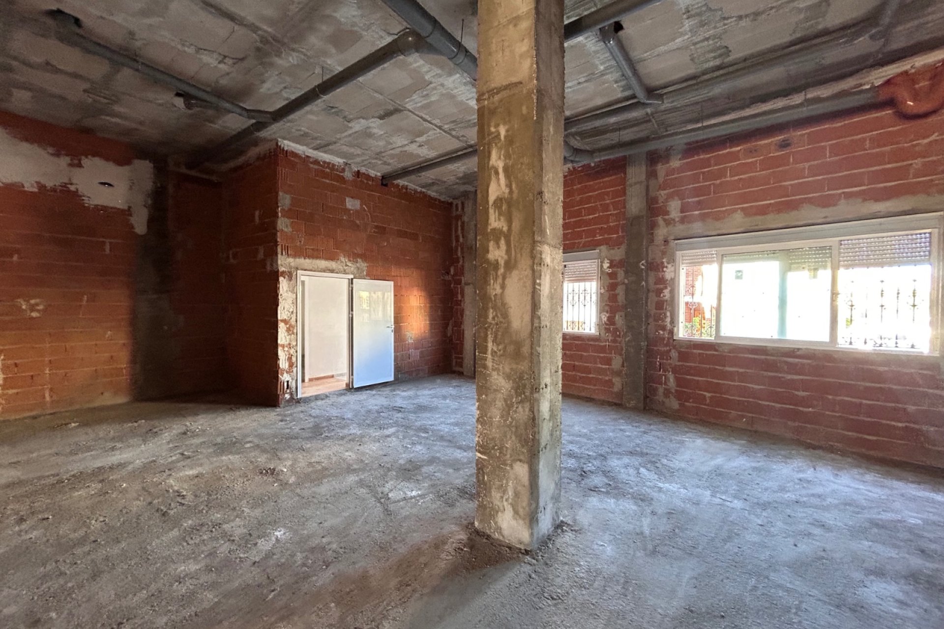 Återförsäljning - Commercial Unit -
Jacarilla