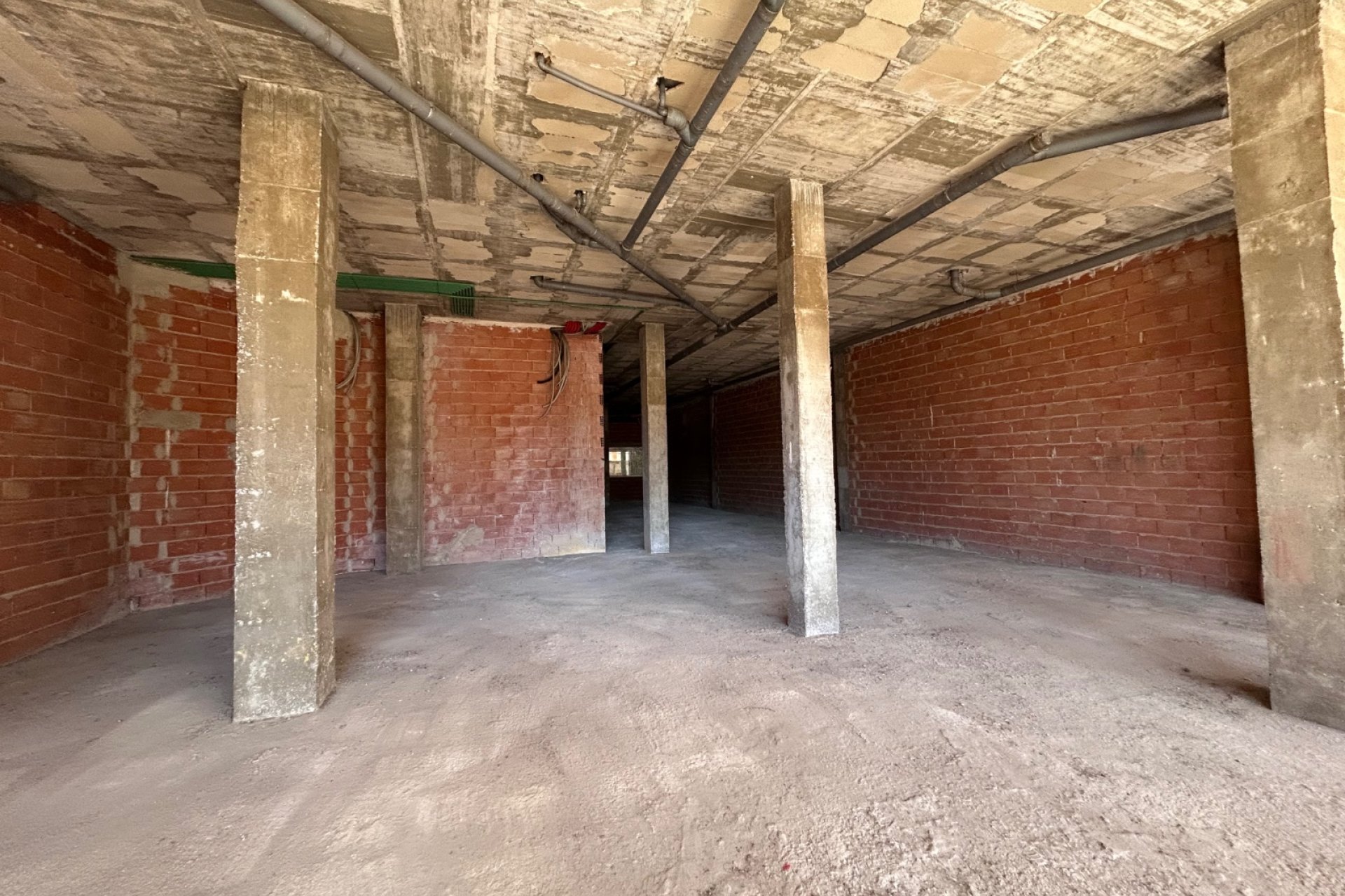 Återförsäljning - Commercial Unit -
Jacarilla