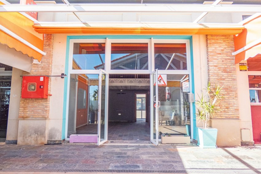 Återförsäljning - Commercial Unit -
La Finca Golf - Algorfa