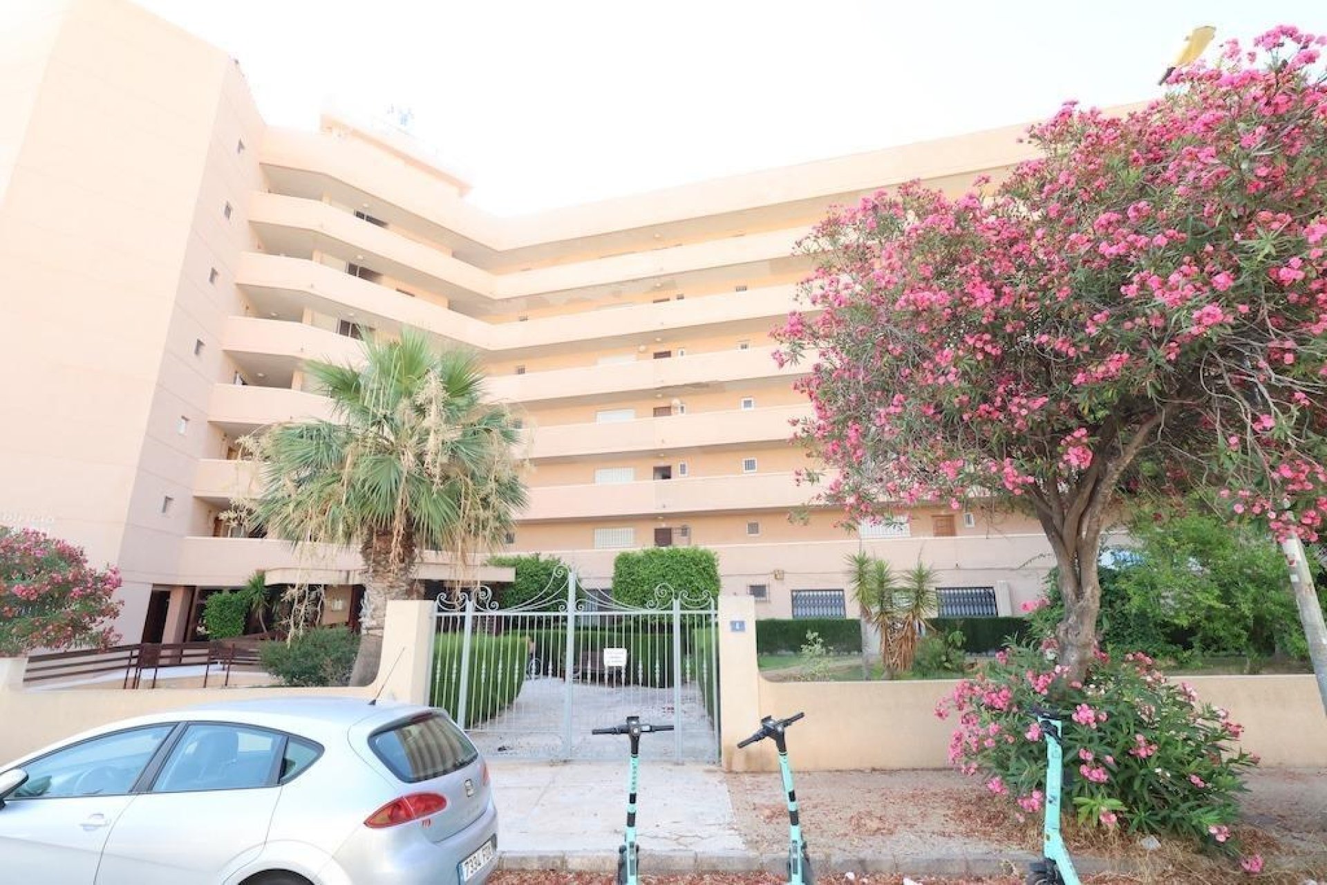 Återförsäljning - Commercial Unit -
Orihuela Costa - La Zenia