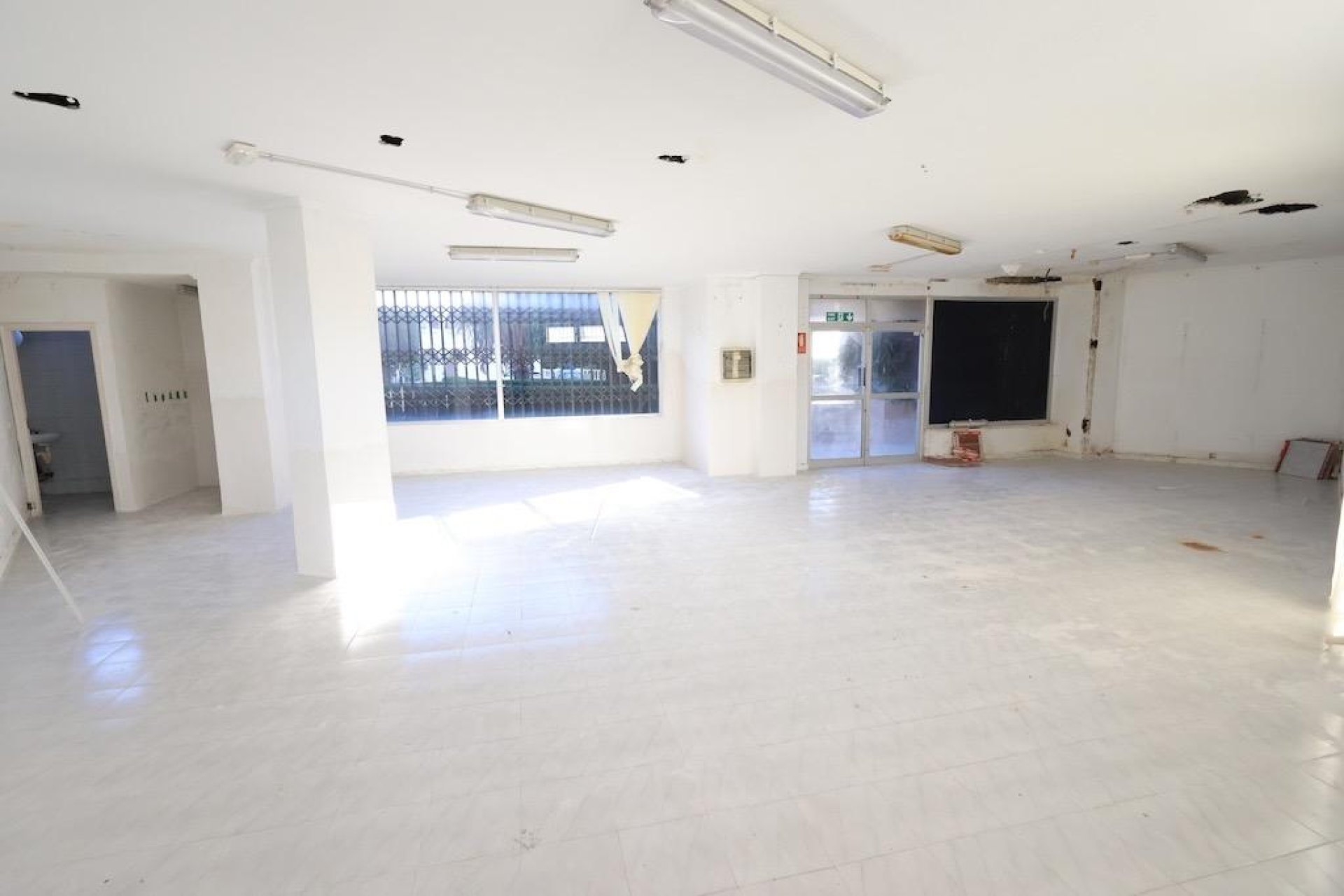 Återförsäljning - Commercial Unit -
Orihuela Costa - La Zenia