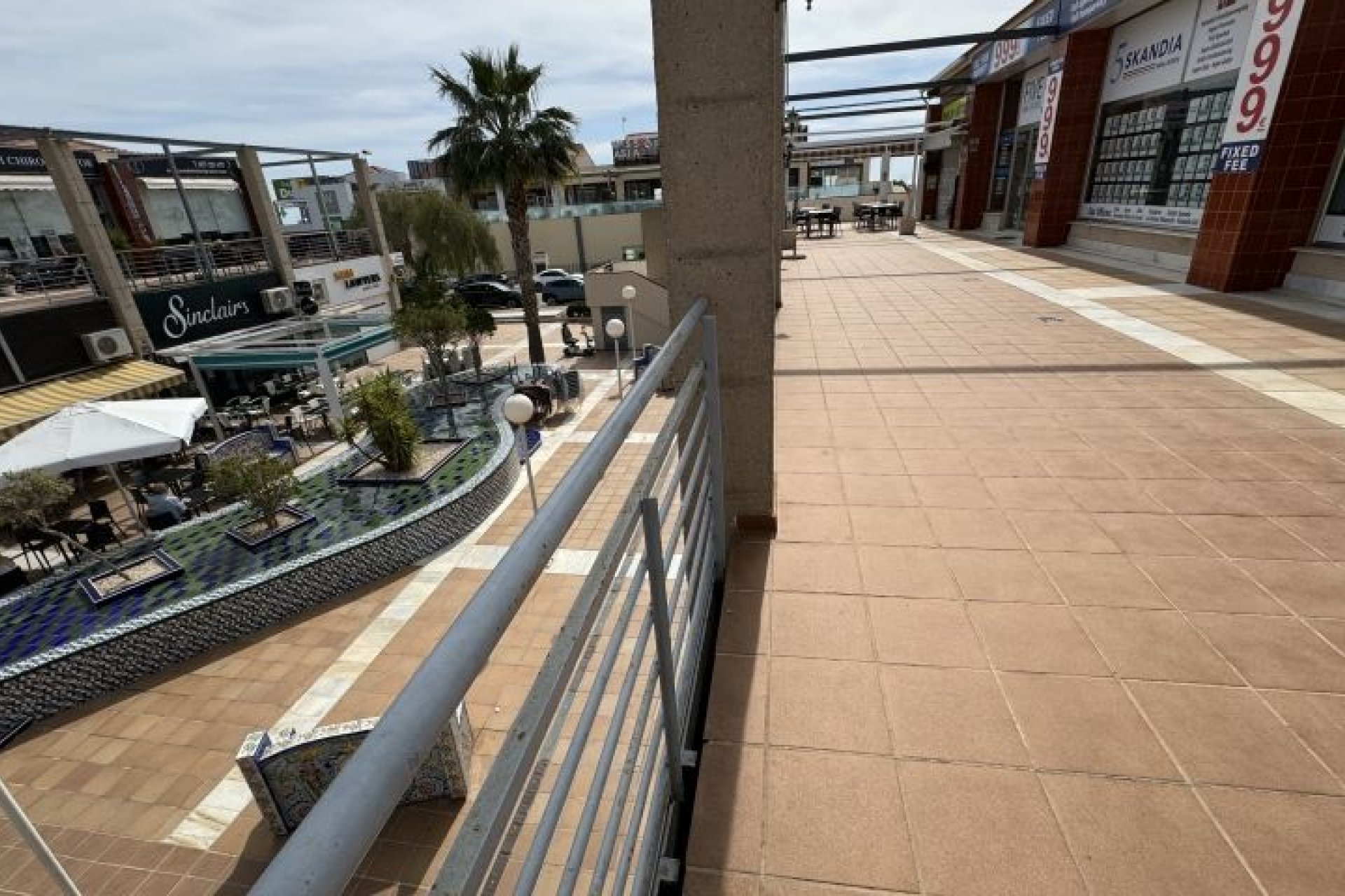 Återförsäljning - Commercial Unit -
Orihuela Costa