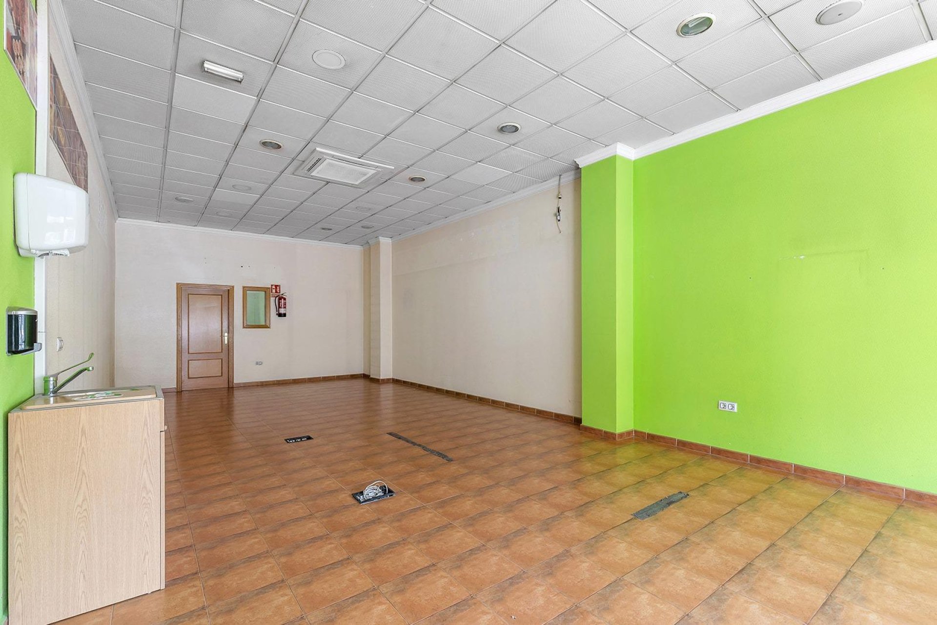 Återförsäljning - Commercial Unit -
Torrevieja - Center