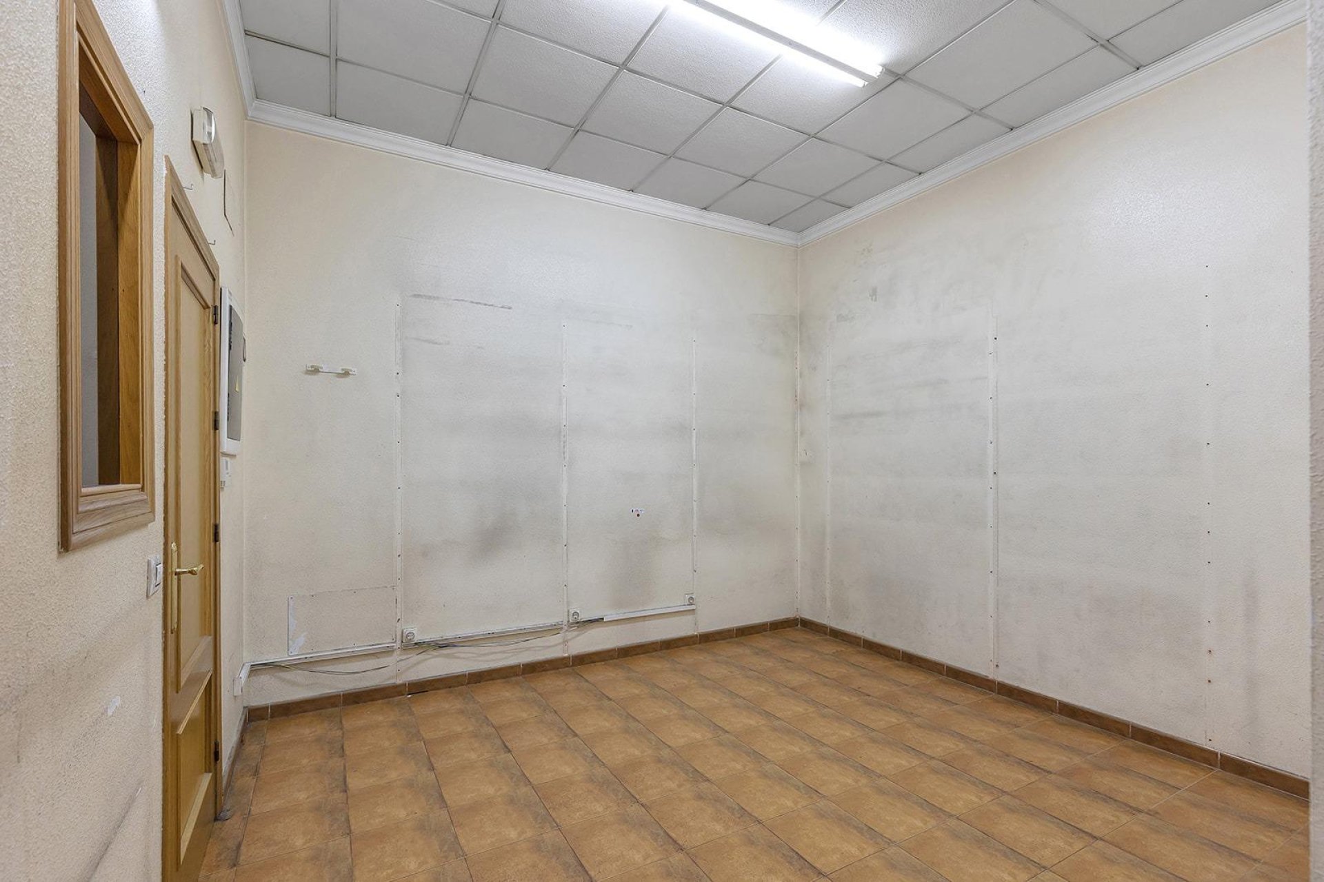 Återförsäljning - Commercial Unit -
Torrevieja - Center