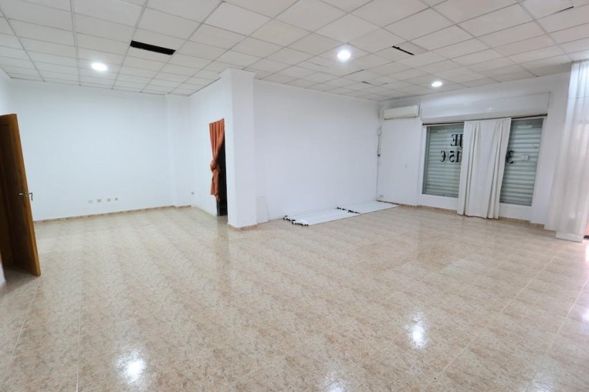 Återförsäljning - Commercial Unit -
Torrevieja - Center