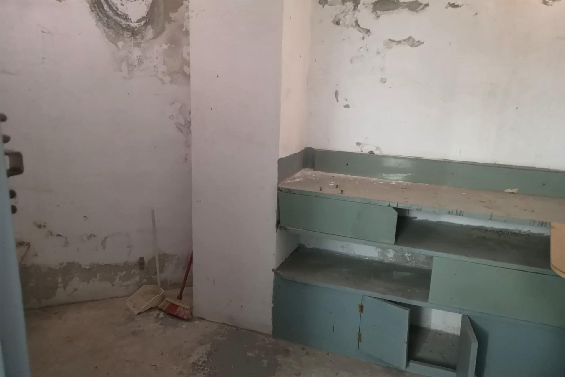 Återförsäljning - Commercial Unit -
Torrevieja - Estacion de autobuses