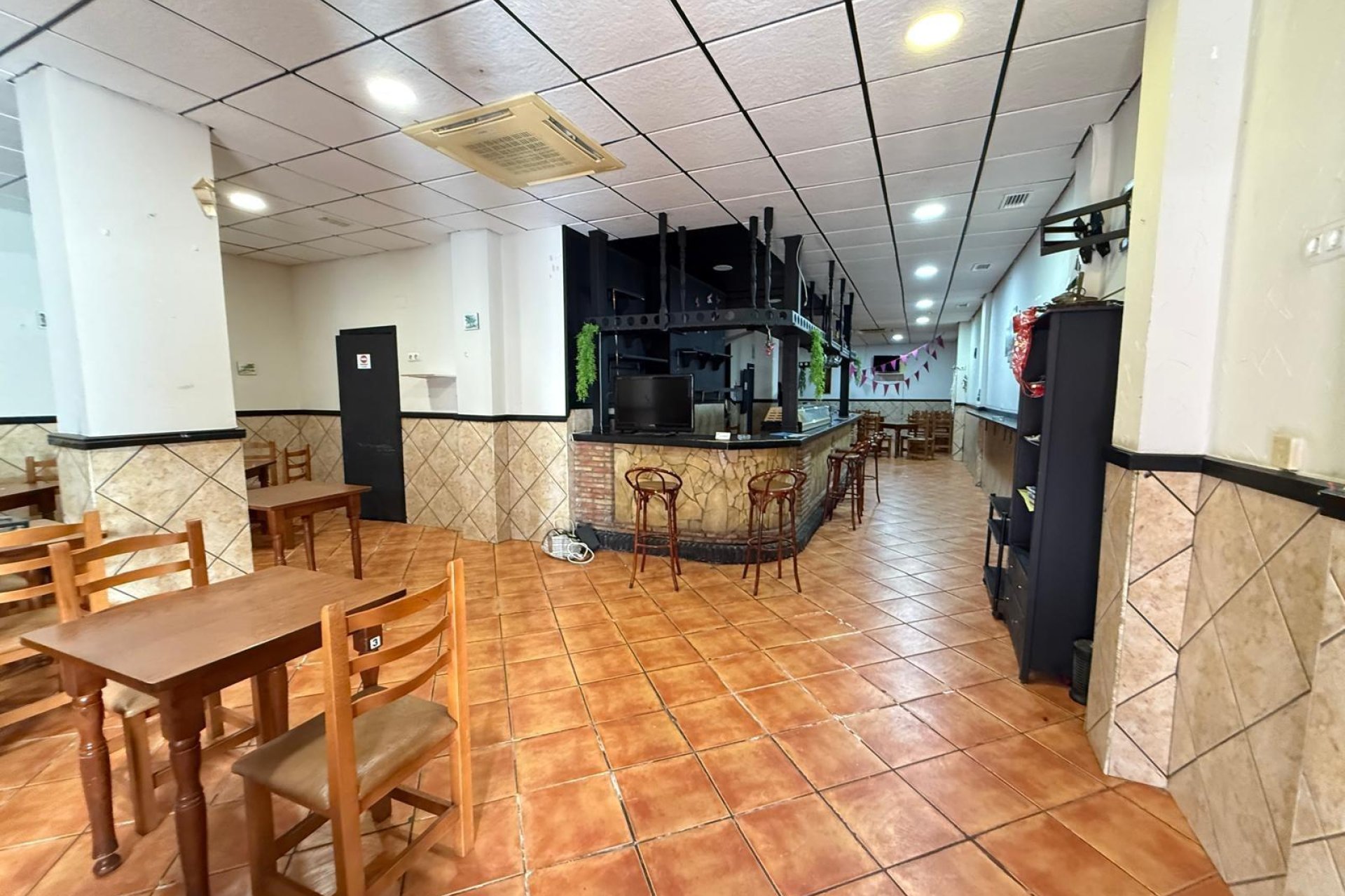 Återförsäljning - Commercial Unit -
Torrevieja - Estacion de autobuses