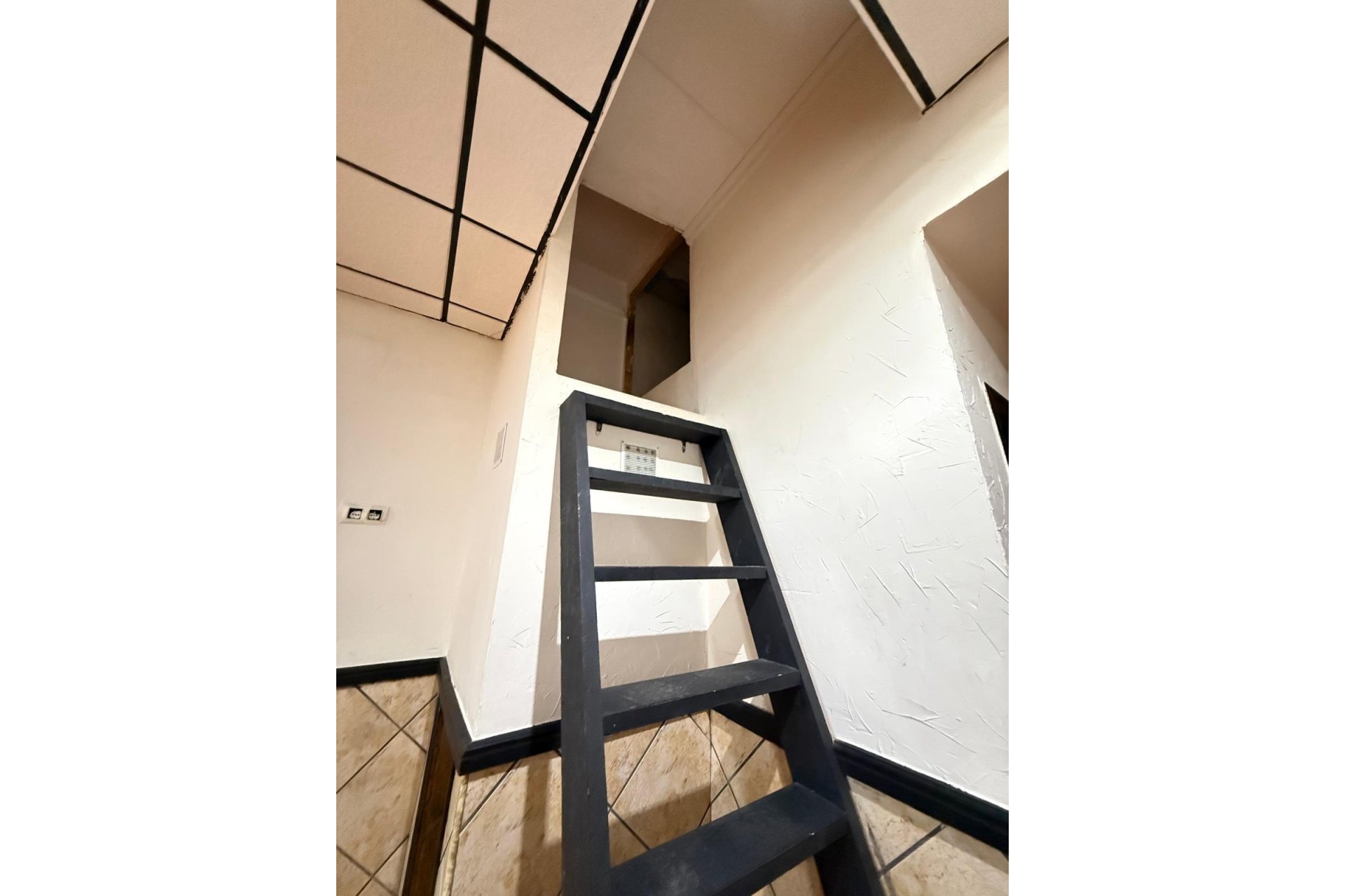 Återförsäljning - Commercial Unit -
Torrevieja - Estacion de autobuses