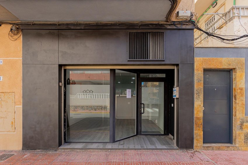Återförsäljning - Commercial Unit -
Torrevieja - La Mata