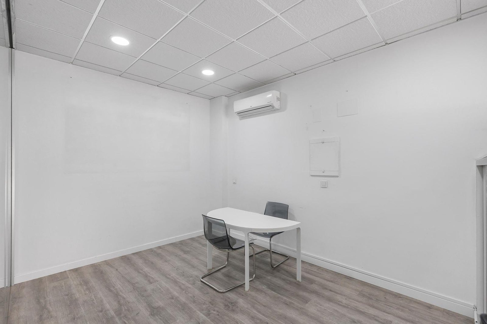 Återförsäljning - Commercial Unit -
Torrevieja - La Mata