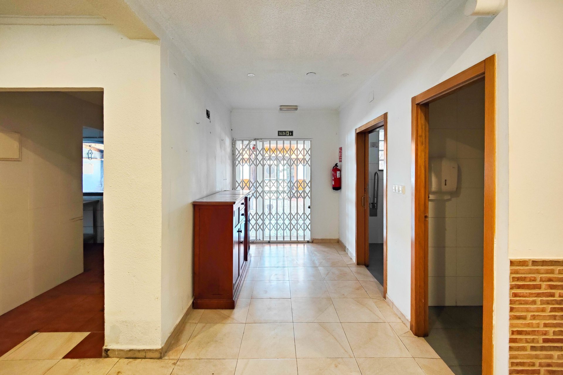 Återförsäljning - Commercial Unit -
Torrevieja - La Siesta - El Salado - Torreta
