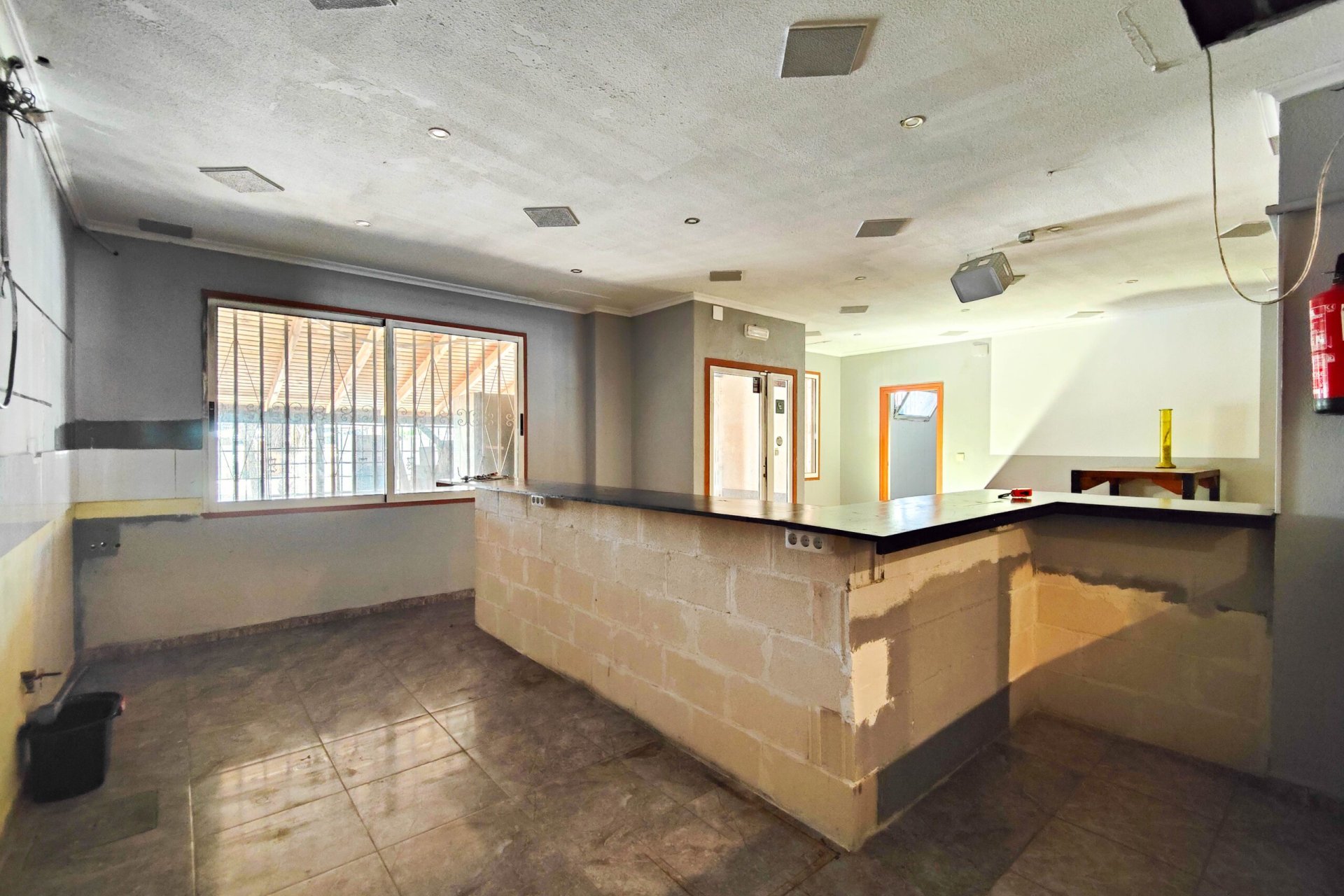 Återförsäljning - Commercial Unit -
Torrevieja - La Siesta - El Salado - Torreta