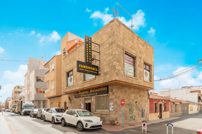 Återförsäljning - Commercial Unit -
Torrevieja - Paseo maritimo