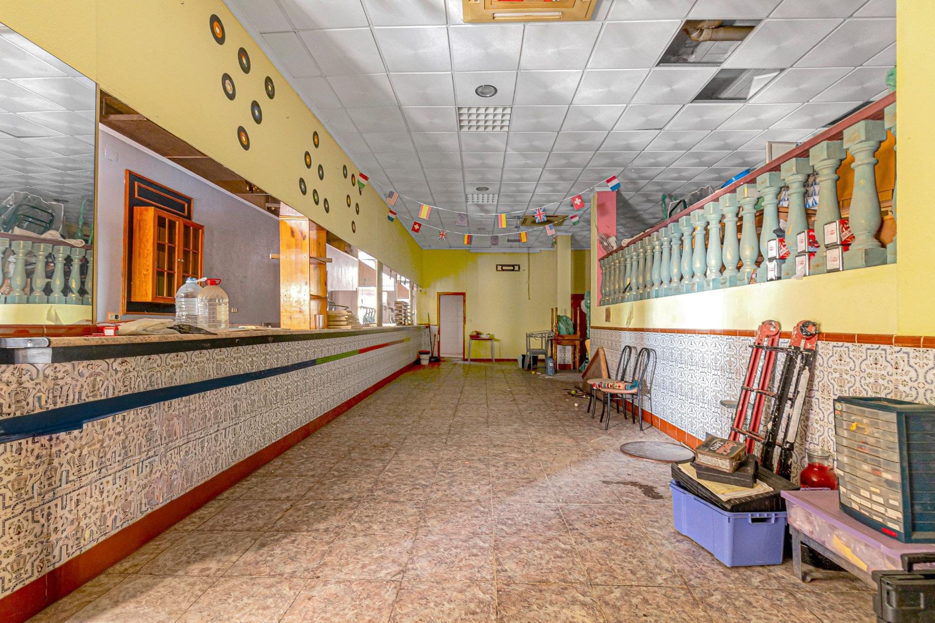 Återförsäljning - Commercial Unit -
Torrevieja - Playa del Cura