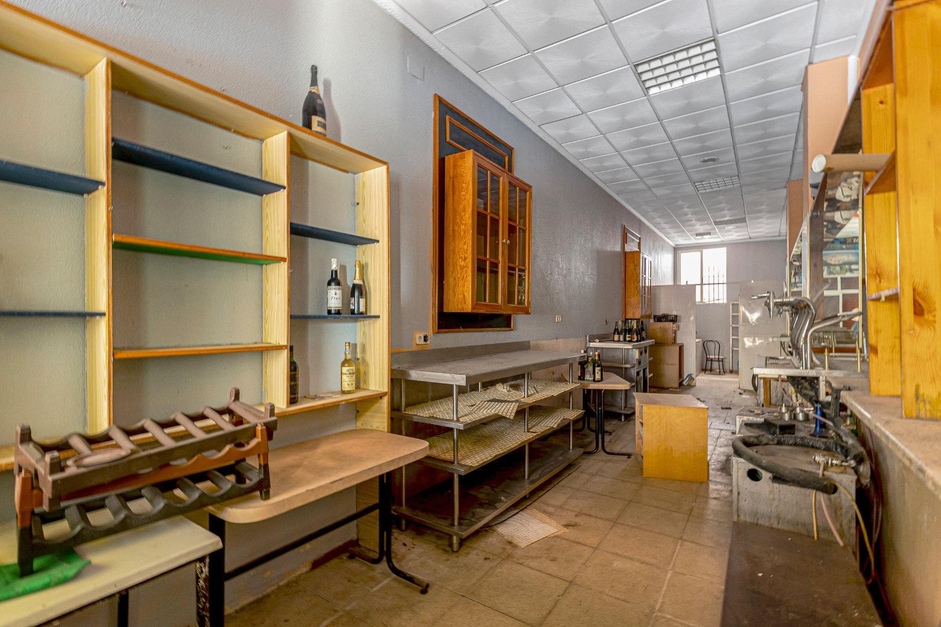 Återförsäljning - Commercial Unit -
Torrevieja - Playa del Cura