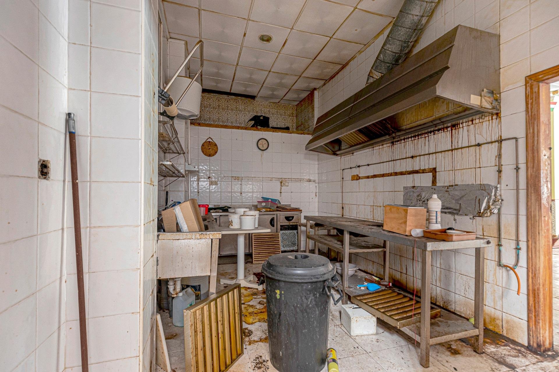 Återförsäljning - Commercial Unit -
Torrevieja - Playa del Cura