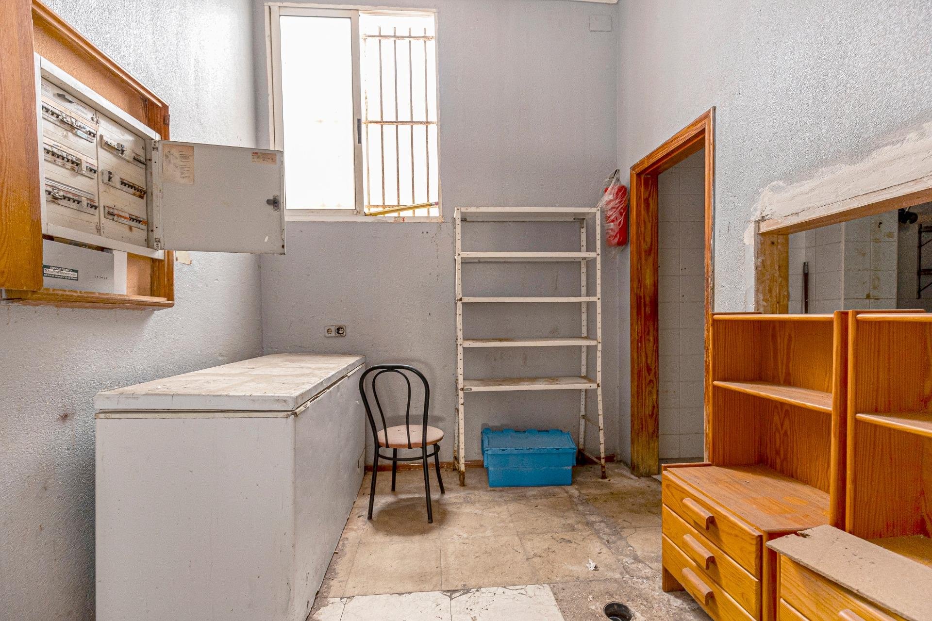 Återförsäljning - Commercial Unit -
Torrevieja - Playa del Cura