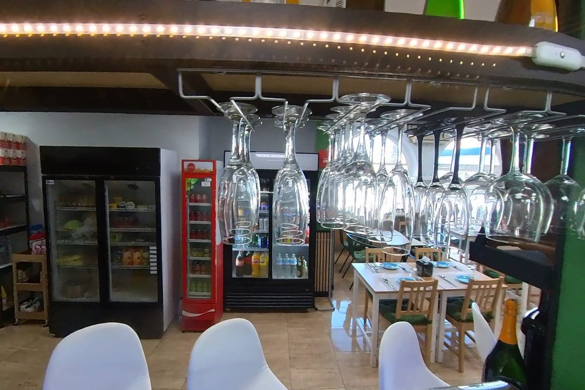 Återförsäljning - Commercial Unit -
Torrevieja - Puerto