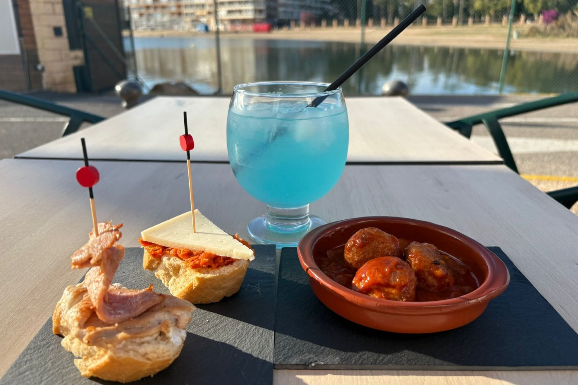 Återförsäljning - Commercial Unit -
Torrevieja - Puerto