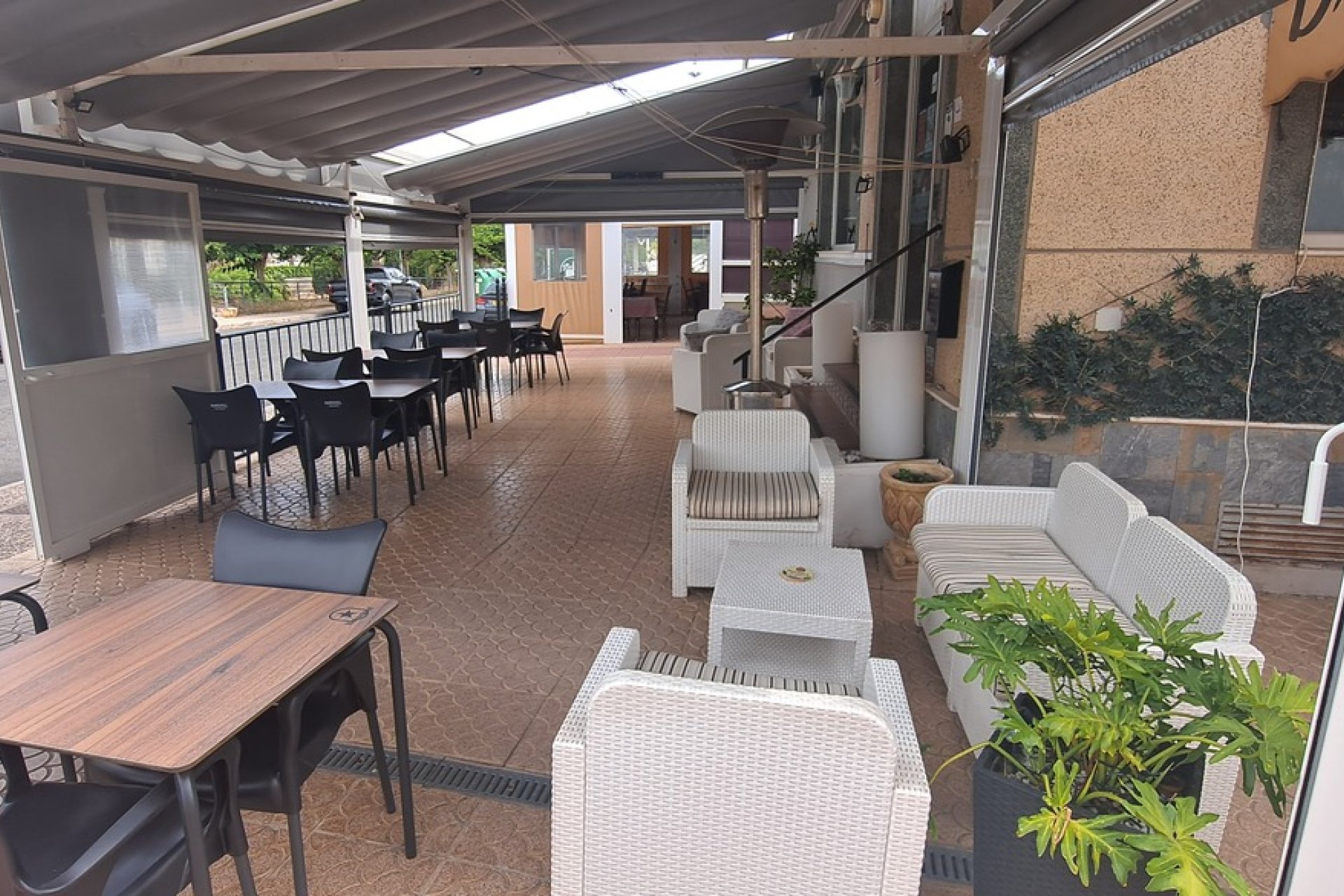 Återförsäljning - Commercial Unit -
Villamartin - Orihuela Costa