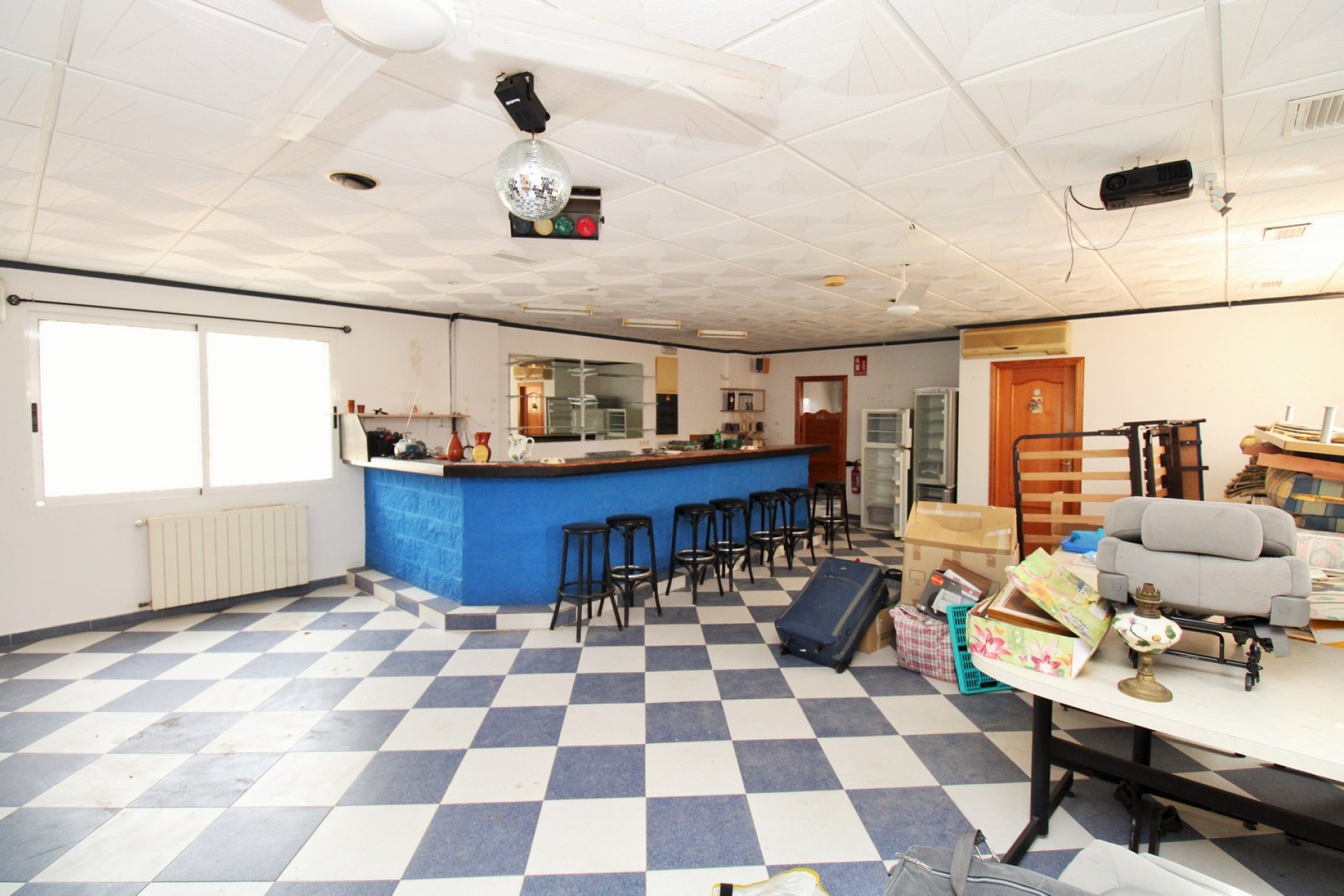 Återförsäljning - Commercial Unit -
Villamartin - Villamartín