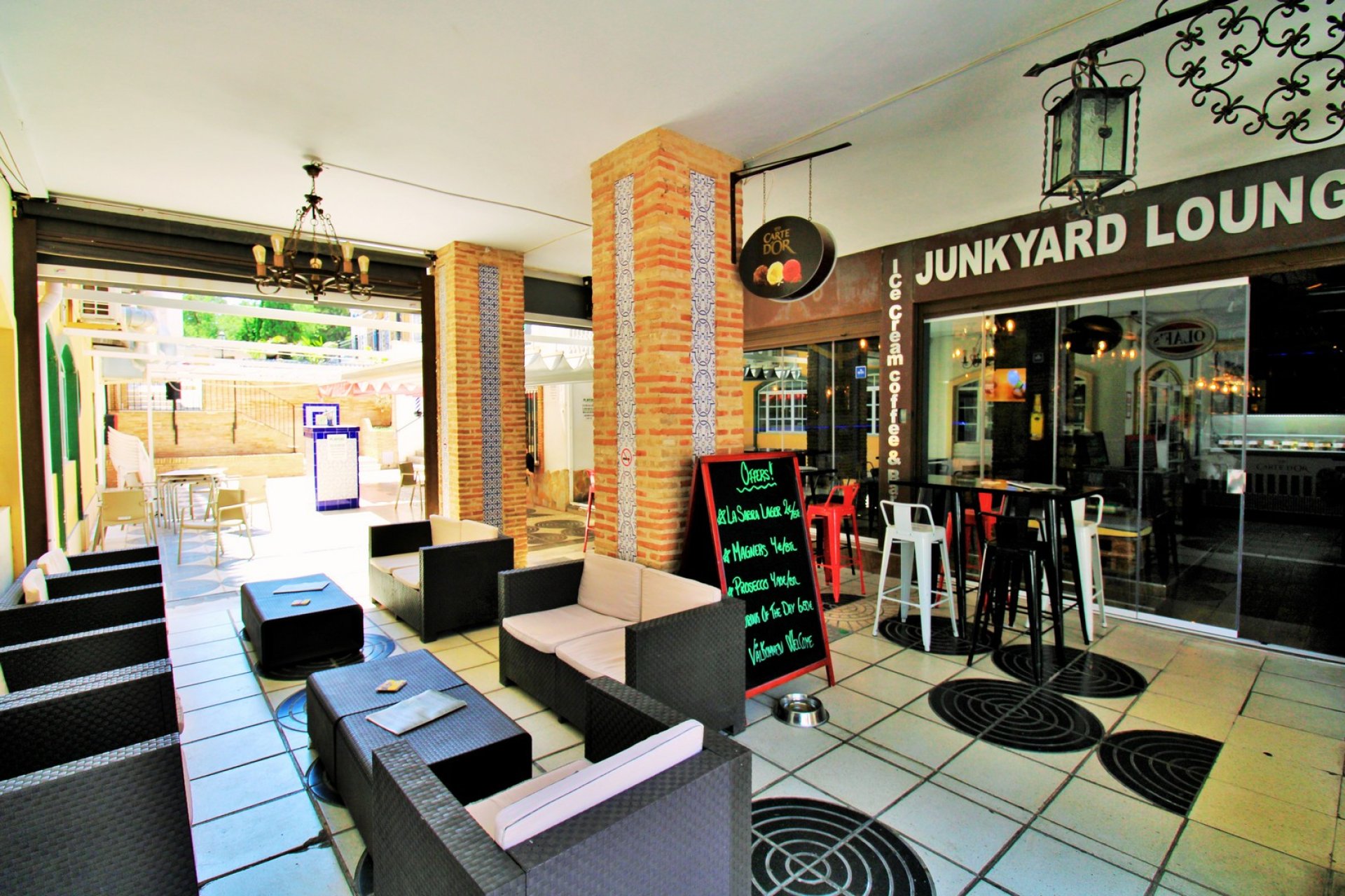 Återförsäljning - Commercial Unit -
Villamartin - Villamartín