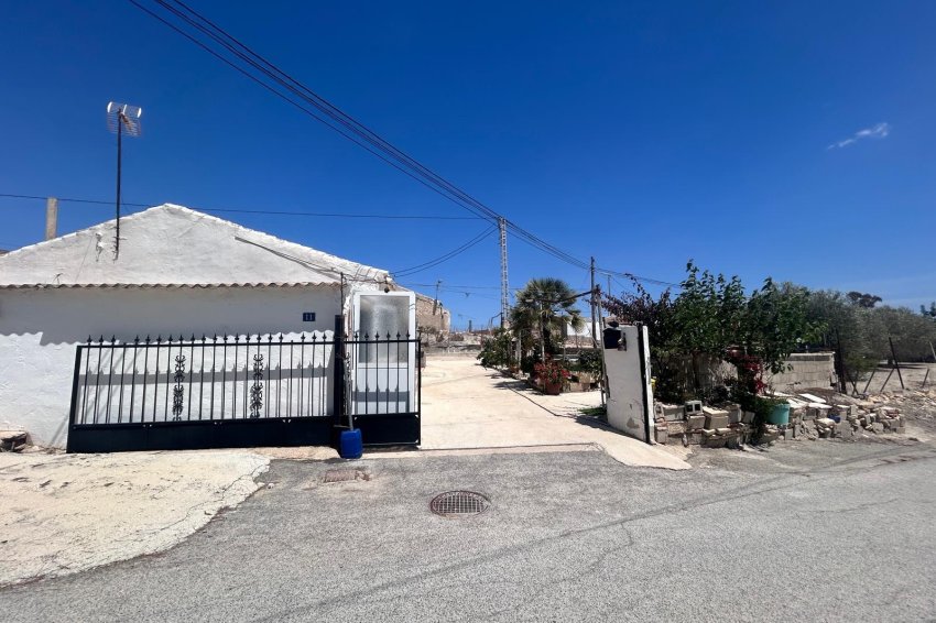 Återförsäljning - detached house -
Orihuela - Torremendo