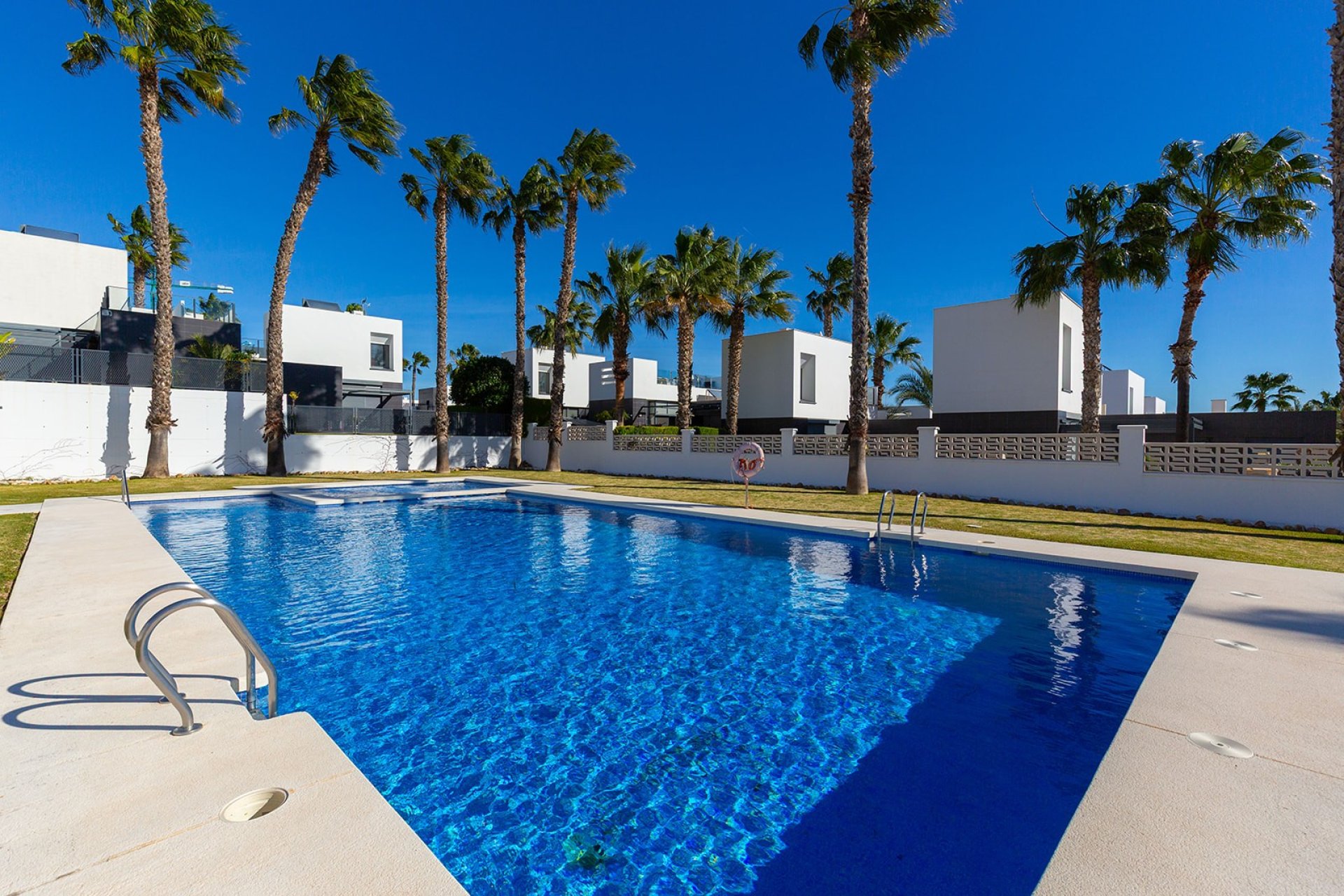 Återförsäljning - Detached villa -
Algorfa - La Finca Golf