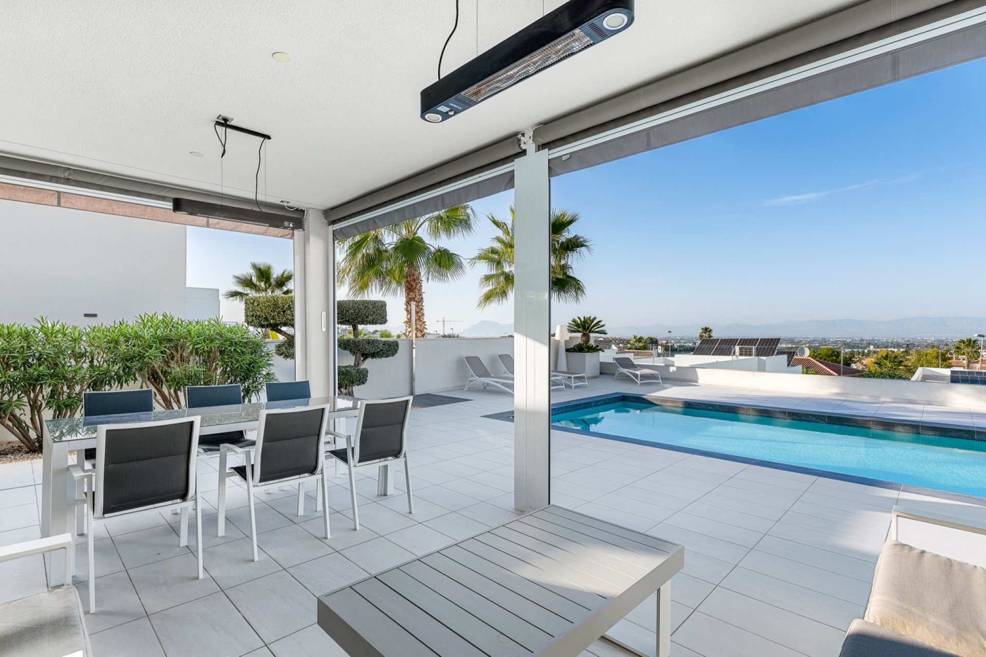 Återförsäljning - Detached villa -
Benijofar