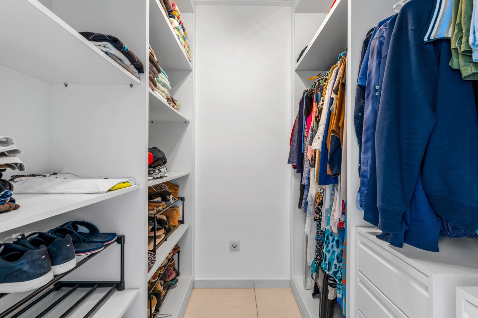 Återförsäljning - Detached villa -
Benijofar