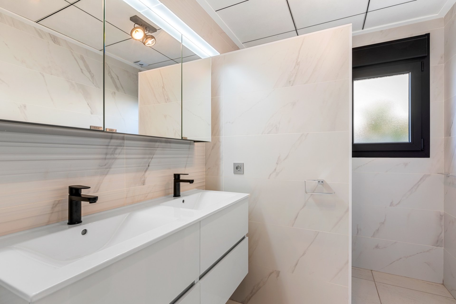 Återförsäljning - Detached villa -
Benijofar