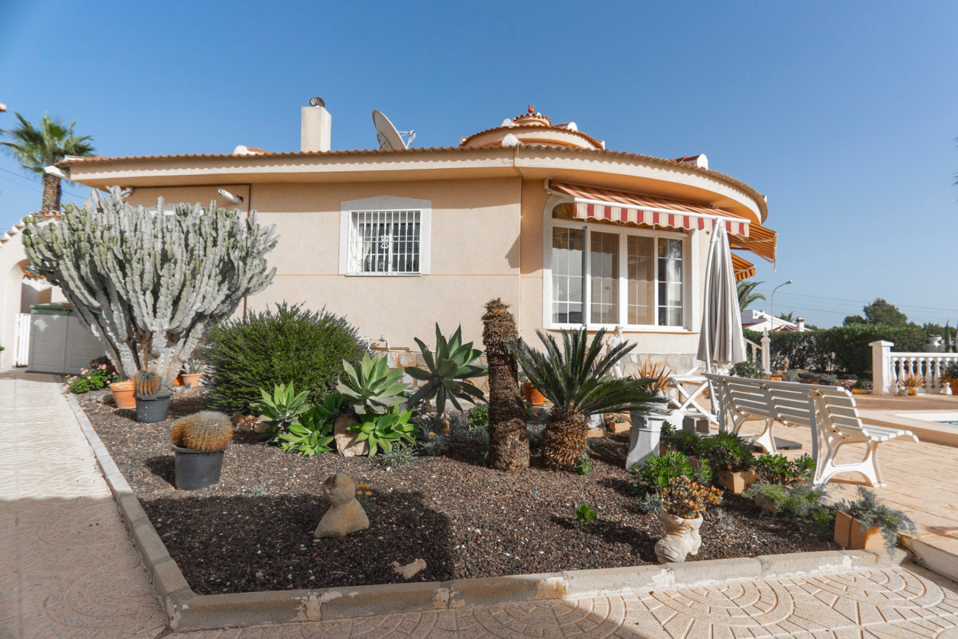 Återförsäljning - Detached villa -
Ciudad quesada - Rojales