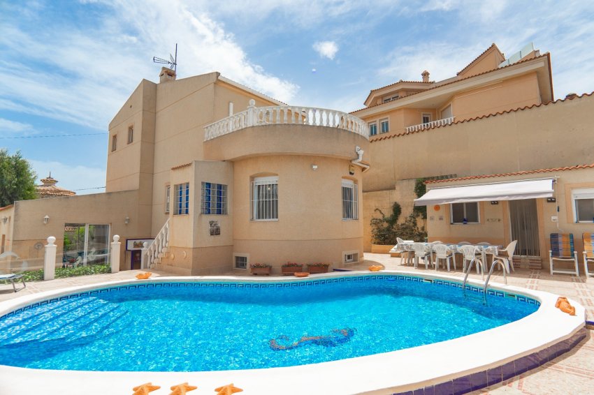 Återförsäljning - Detached villa -
Ciudad quesada - Rojales